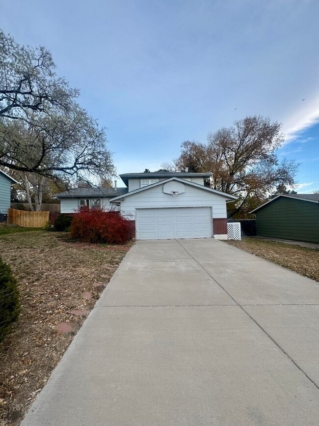 Building Photo - Vista Grande Terrace/4 Bedroom Home