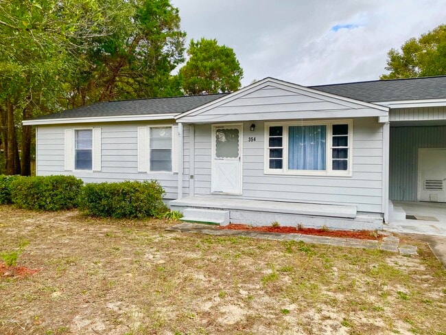 Building Photo - 354 Chicago Ave