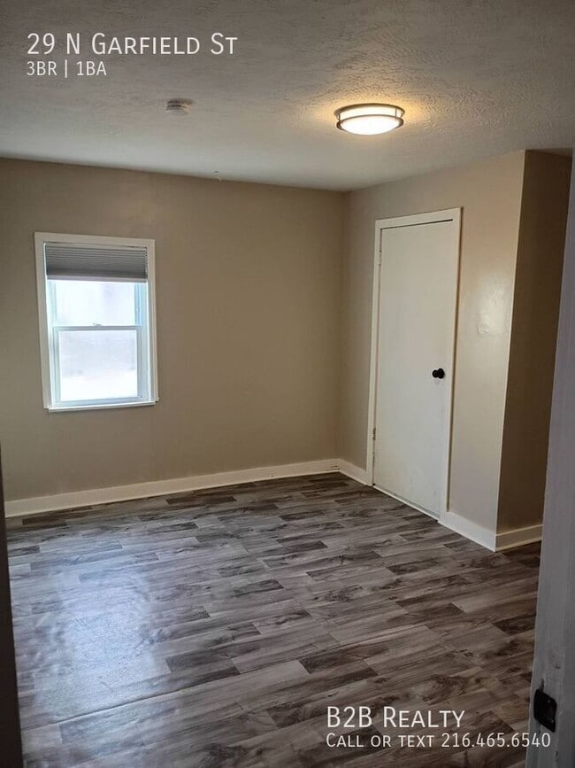 Building Photo - 29 N Garfield St