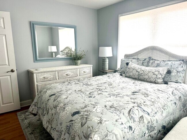 Building Photo - 117 N Wilson Ave