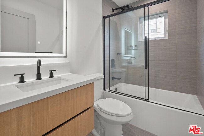 Building Photo - 4527 W 17th St