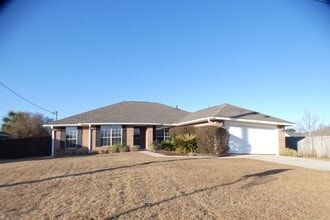 Building Photo - Spacious 4-Bedroom Home Spencer Landing