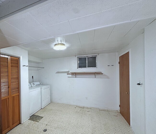 Building Photo - 12576 W 7th Ave