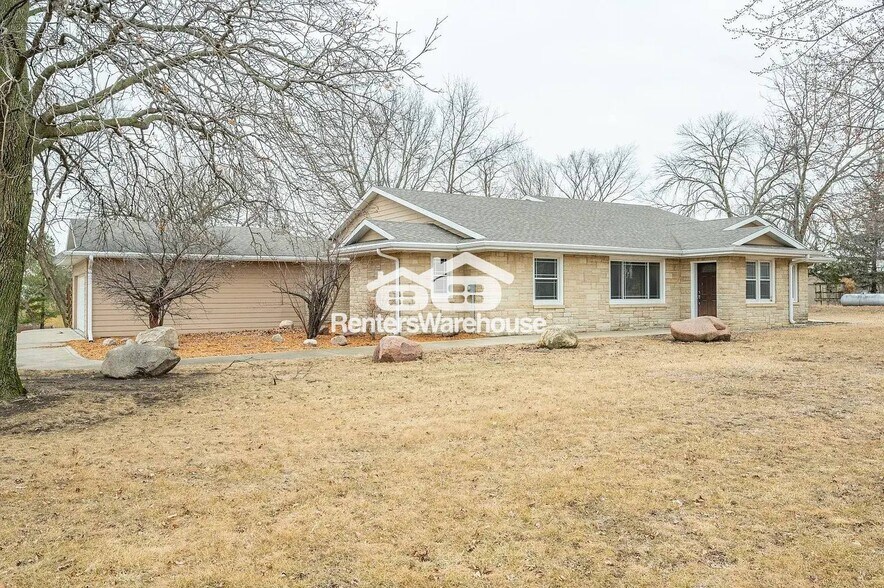 Primary Photo - 4070 NE Alice's Rd