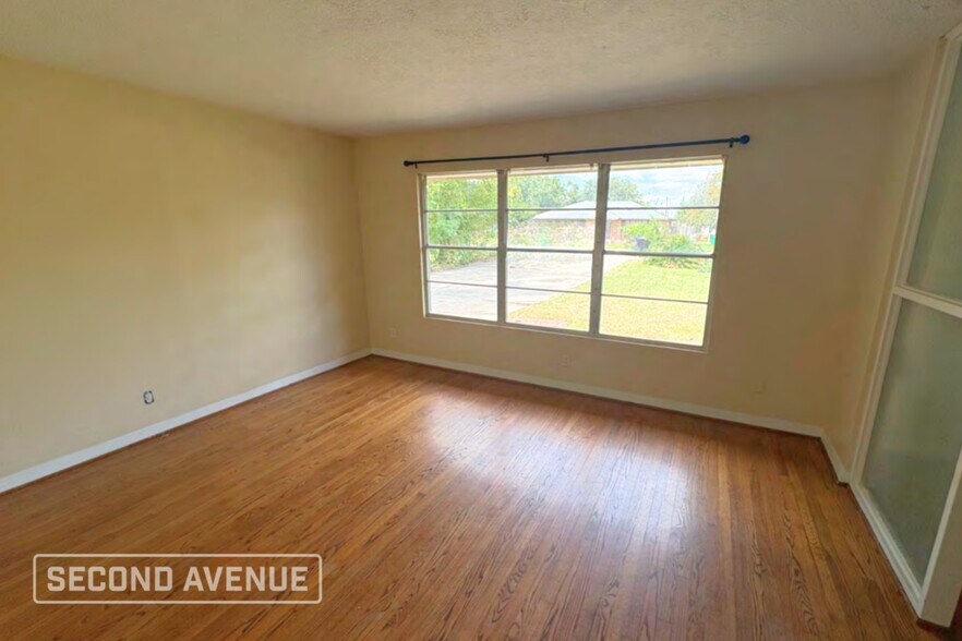 Building Photo - 202 Timber Ln