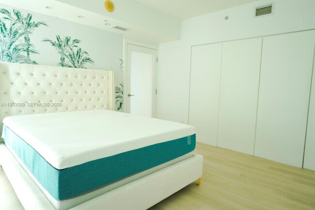 Building Photo - 325 S Biscayne Blvd