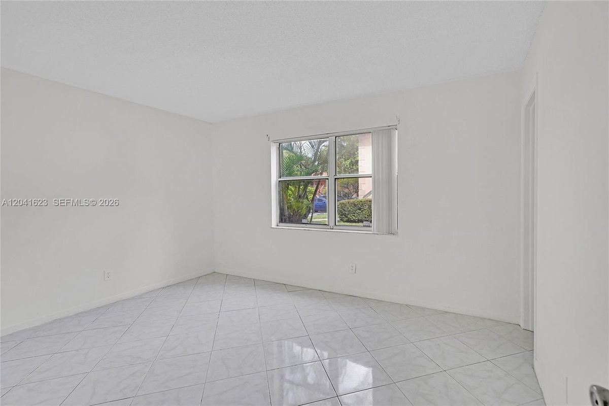 Building Photo - 755 NW 104th Ave