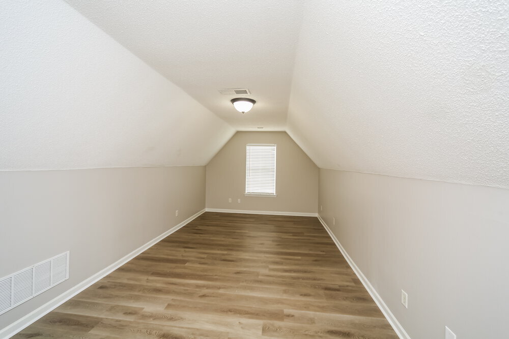Building Photo - 13227 Sandbourne S
