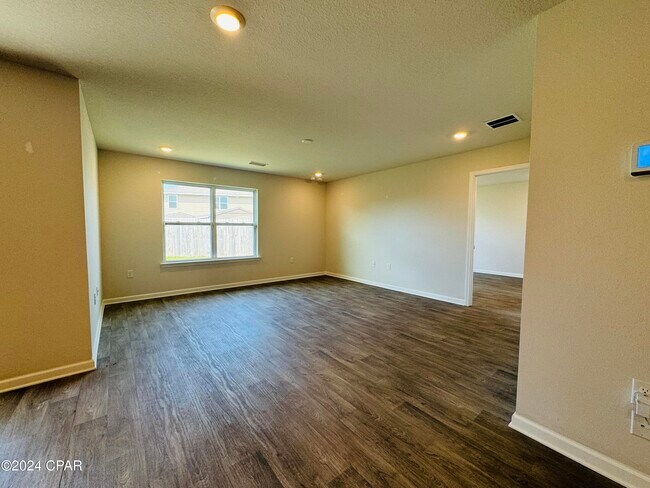 Building Photo - 120 Tiller Dr