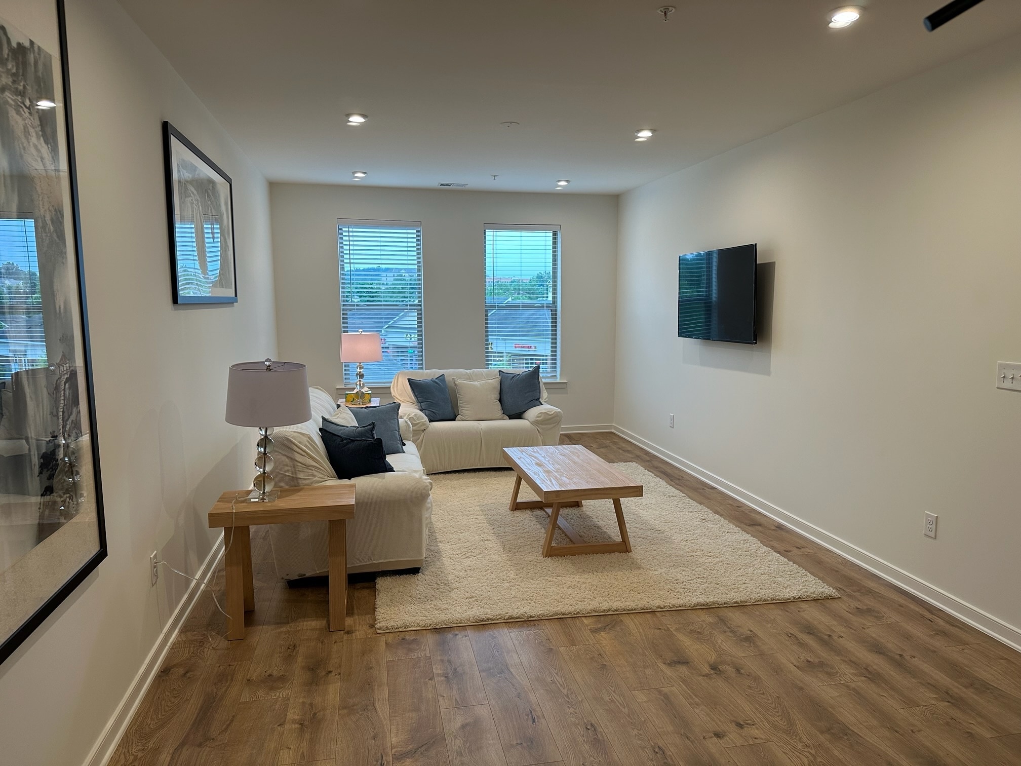 Building Photo - 20973 Bluebird Sq