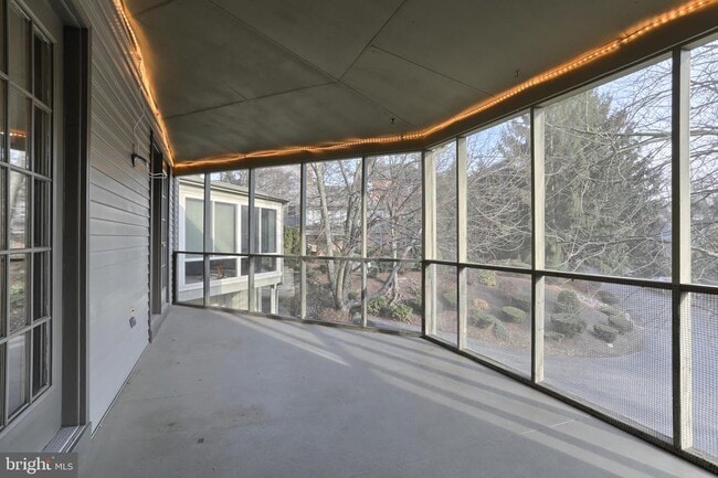 Building Photo - 1127 Wicklow Ct