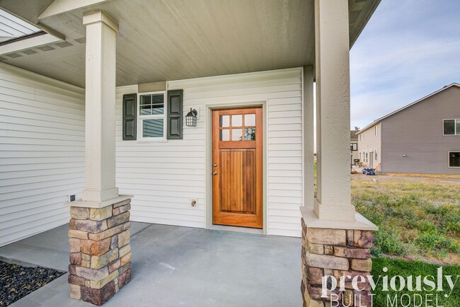 Building Photo - Stunning 3 Bed, 2.5 Bath Home in Spokane V...