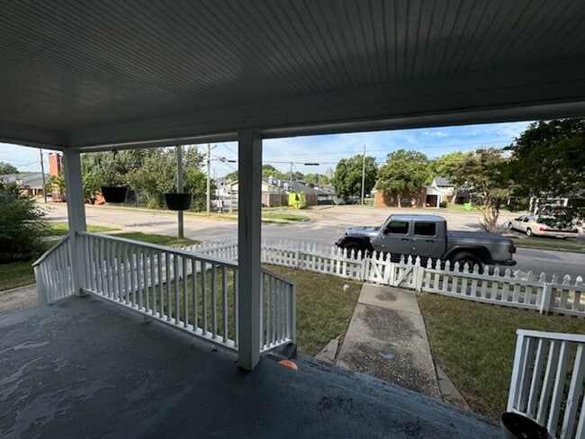 Building Photo - Charming 1925 Craftsman Bungalow in Downtown Raleigh