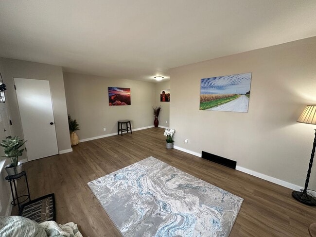 Building Photo - 1126-1128 Byron Ave.