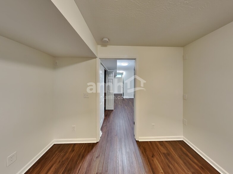 Building Photo - 89 Henderson Ln