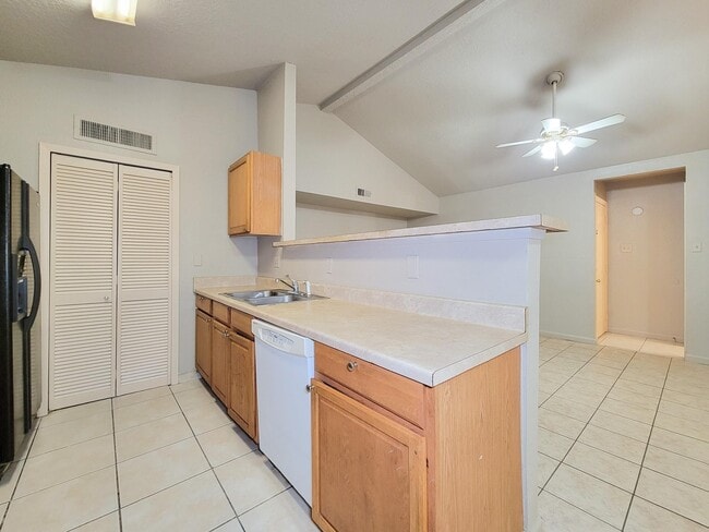 Building Photo - 17423 Ranch Country Rd