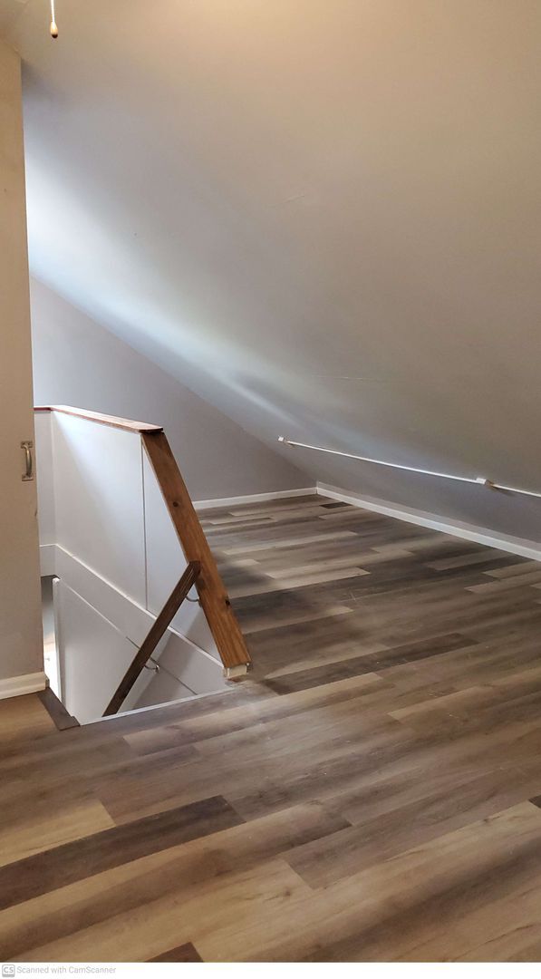 Building Photo - Great 3 bed 2 bath close to everything; more space than you think!