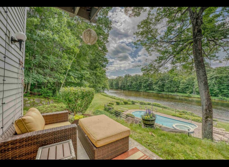 Building Photo - 55 Mountain River Ave