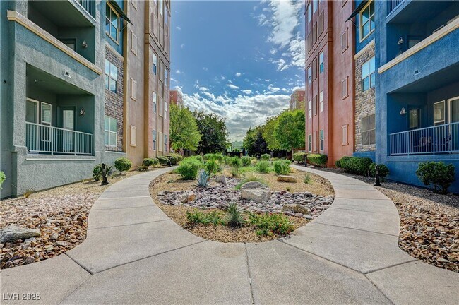 Building Photo - 56 E Serene Ave