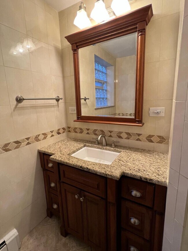 Building Photo - 9533 Schiller Blvd