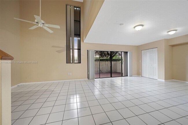 Building Photo - 3208 San Remo Cir