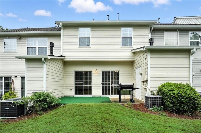 Building Photo - 2263 Leicester Way SE