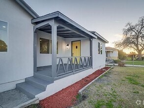 Building Photo - Updated and Stunning 2 Bedroom 1 Bathroom ...