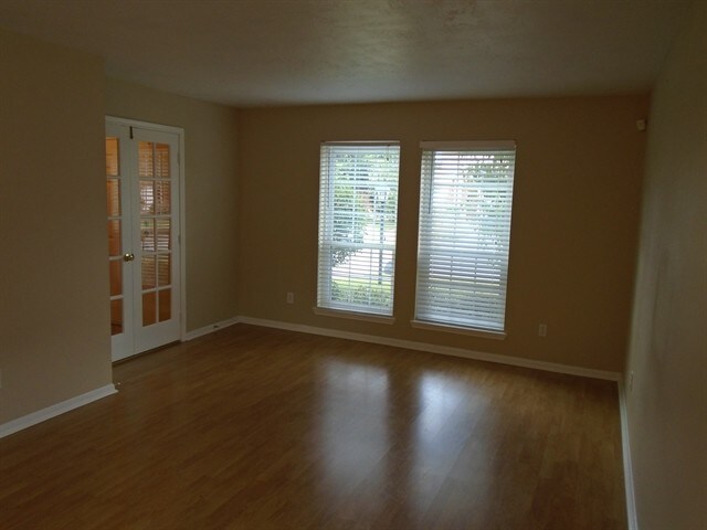 Building Photo - 26887 Castlecliff Ln