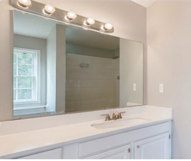 Building Photo - 4084 Pinehurst Valley Dr