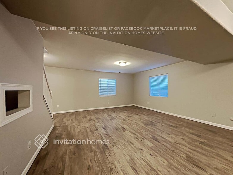 Building Photo - 8327 Firethorn Dr