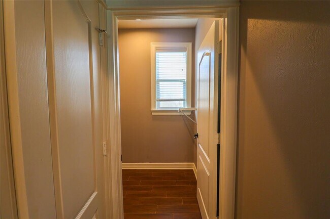 Building Photo - 7438 Tonsley Springs Dr