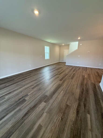Building Photo - 136 Dreher Dr