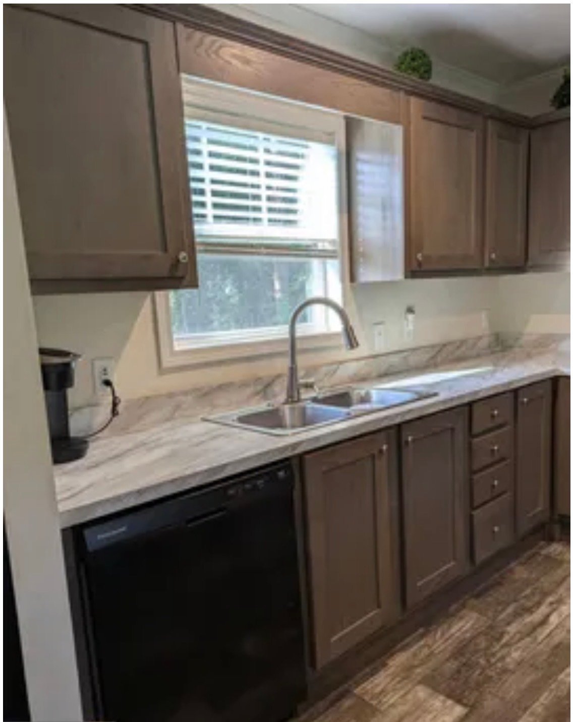 Building Photo - 255 Greenview Cir