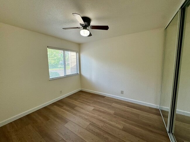 Building Photo - 2/2 Condo in Orangevale