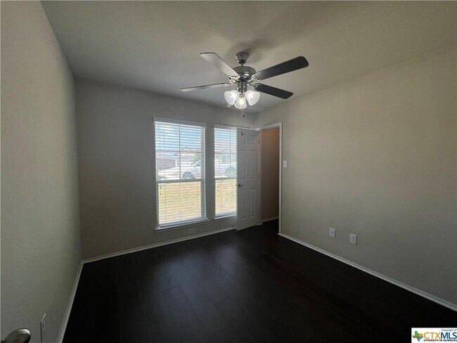 Building Photo - 208 Christopher Dr
