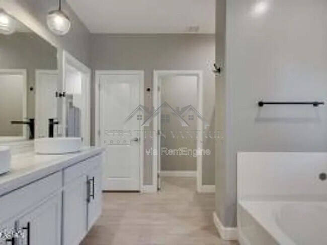 Building Photo - 37755 N Bentgrass Rd