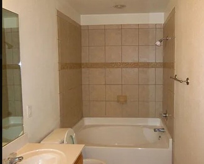 Building Photo - 1308 Chips Dr
