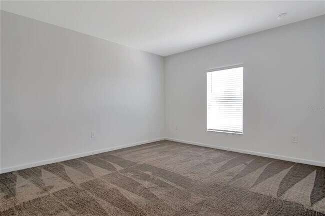 Building Photo - 668 Sand Pne Ln