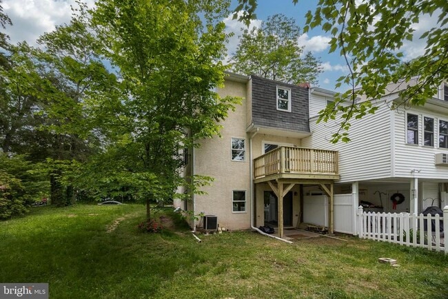Building Photo - 918 Dogwood Ln