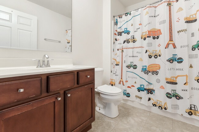 Building Photo - 2528 Dunraven Ave