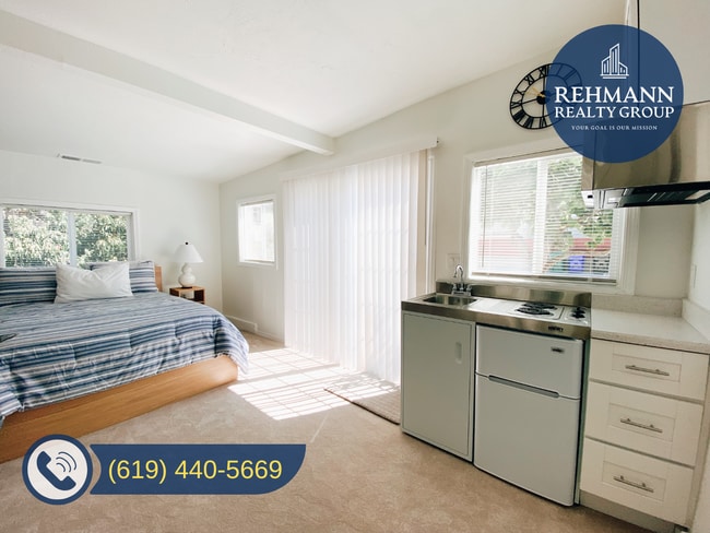 Building Photo - 2404 Chatsworth Blvd