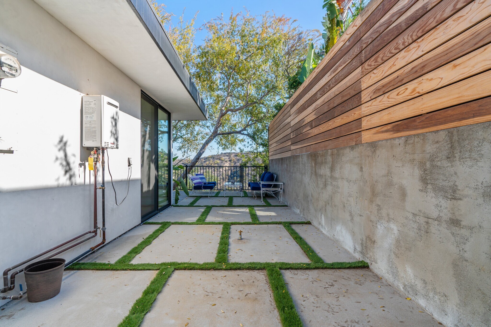 Building Photo - 3632 Beverly Ridge Dr