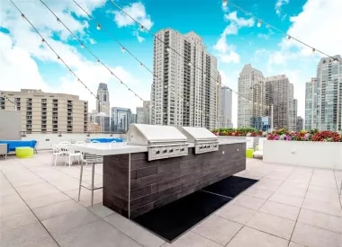 Building Photo - 68 W Huron St