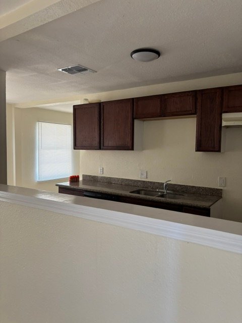 Building Photo - 9510 Contessa Dr