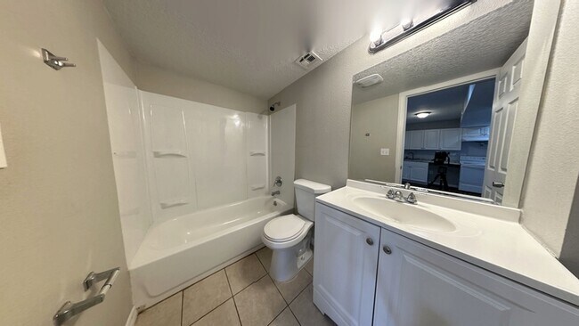 Building Photo - 425 F St