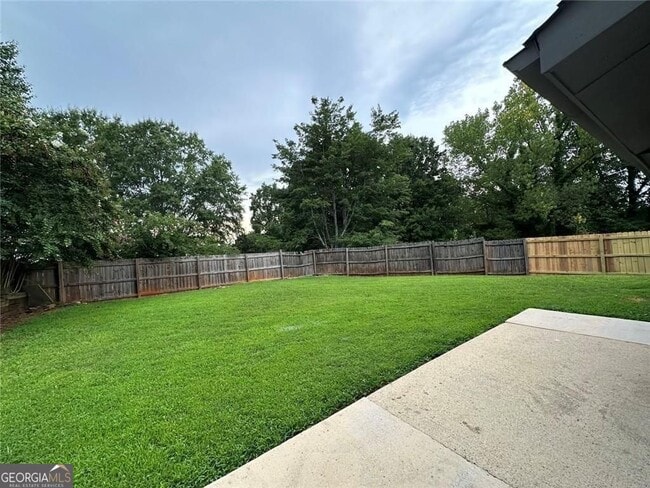 Building Photo - 1290 Sweet Woods Dr