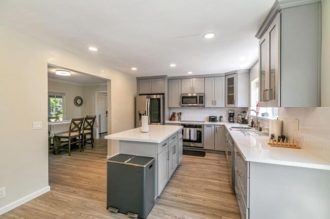 Building Photo - 2739 St Giles Ln
