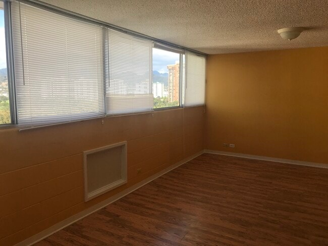 Building Photo - 5180 Likini St