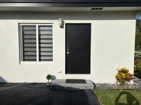 Building Photo - 727 N Highland Dr