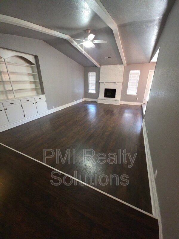 Building Photo - 4408 S Butternut Ave